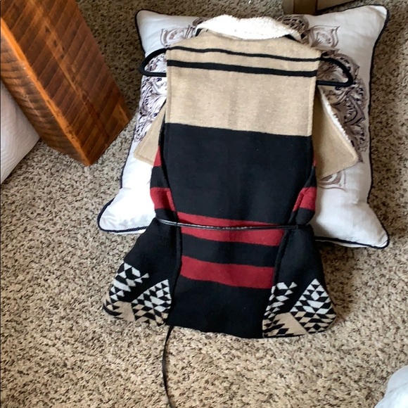 American Rags Vest - Picture 5 of 7